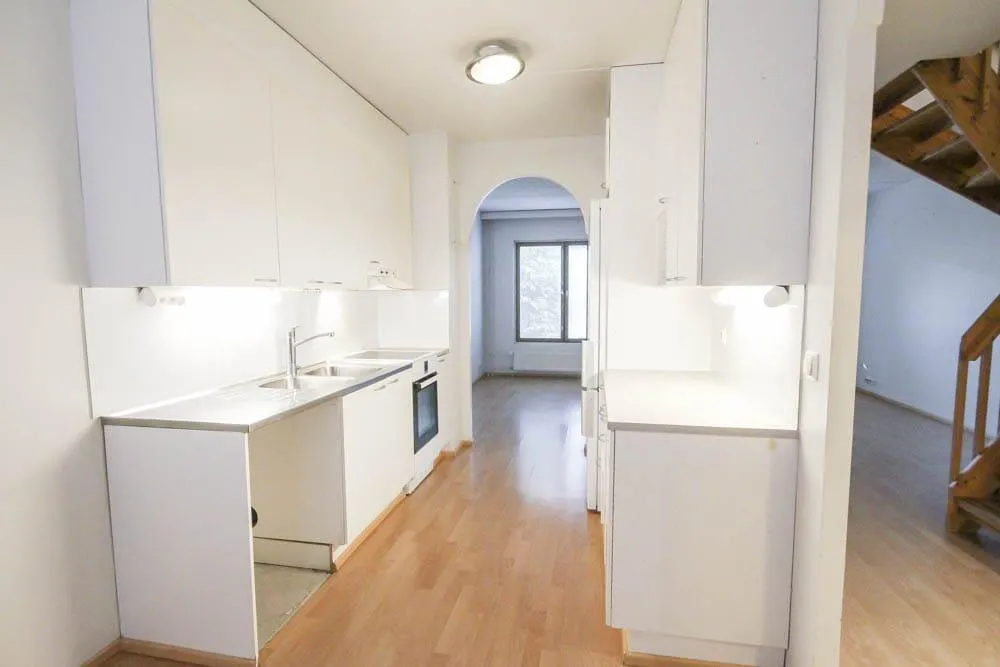 Kitchen - Apartment with Balcony in Tapiola, Espoo