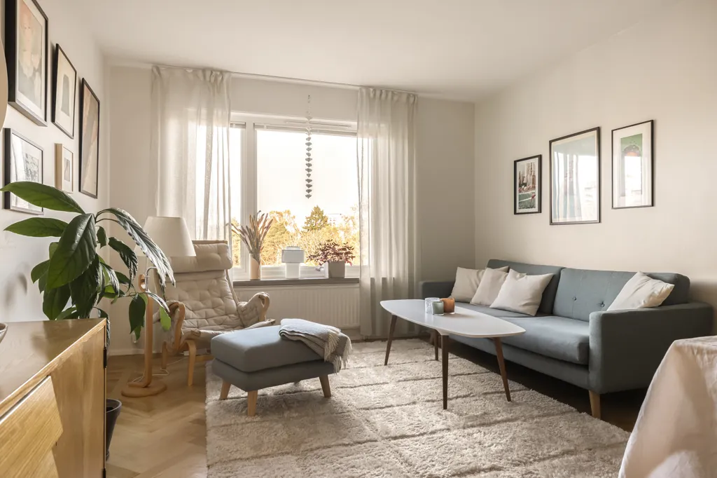 Elutuba - Bright 1st Floor Flat with Balcony in Lantmilsgatan