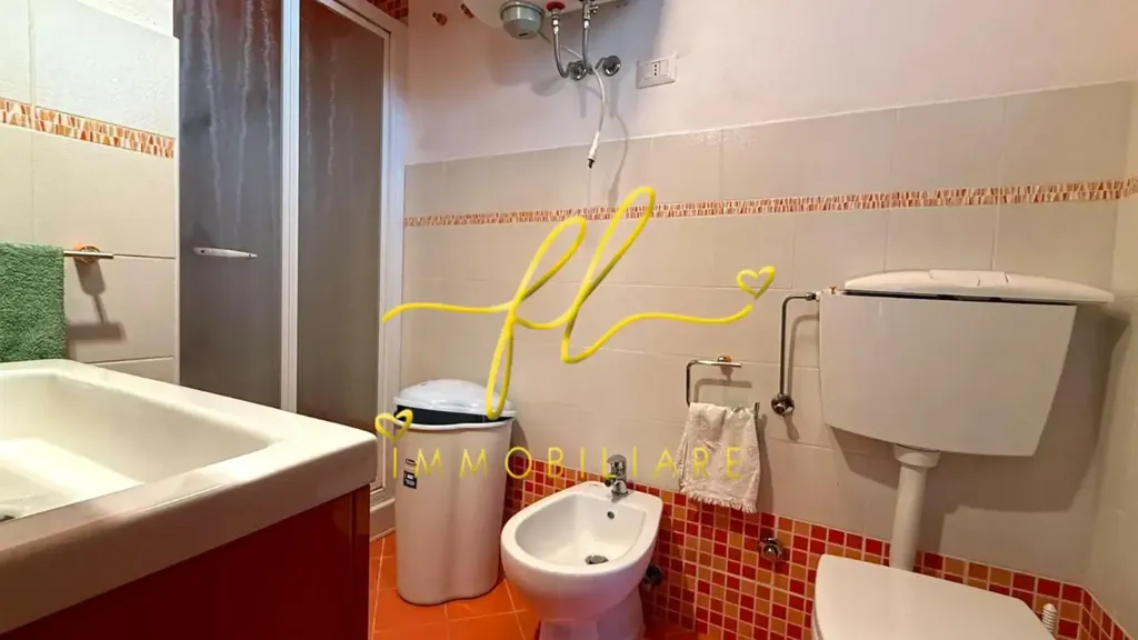 Bathrooms - Apartment with Sea View in Rosignano Marittimo