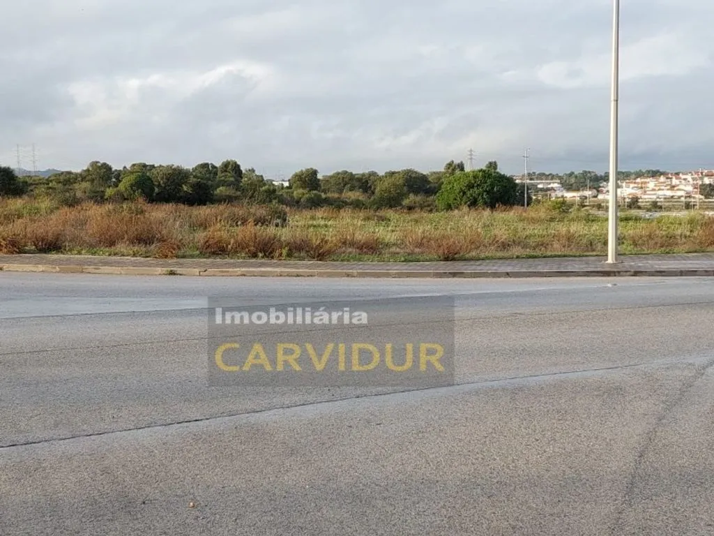 Jardin - Development Land in Industrial Setúbal