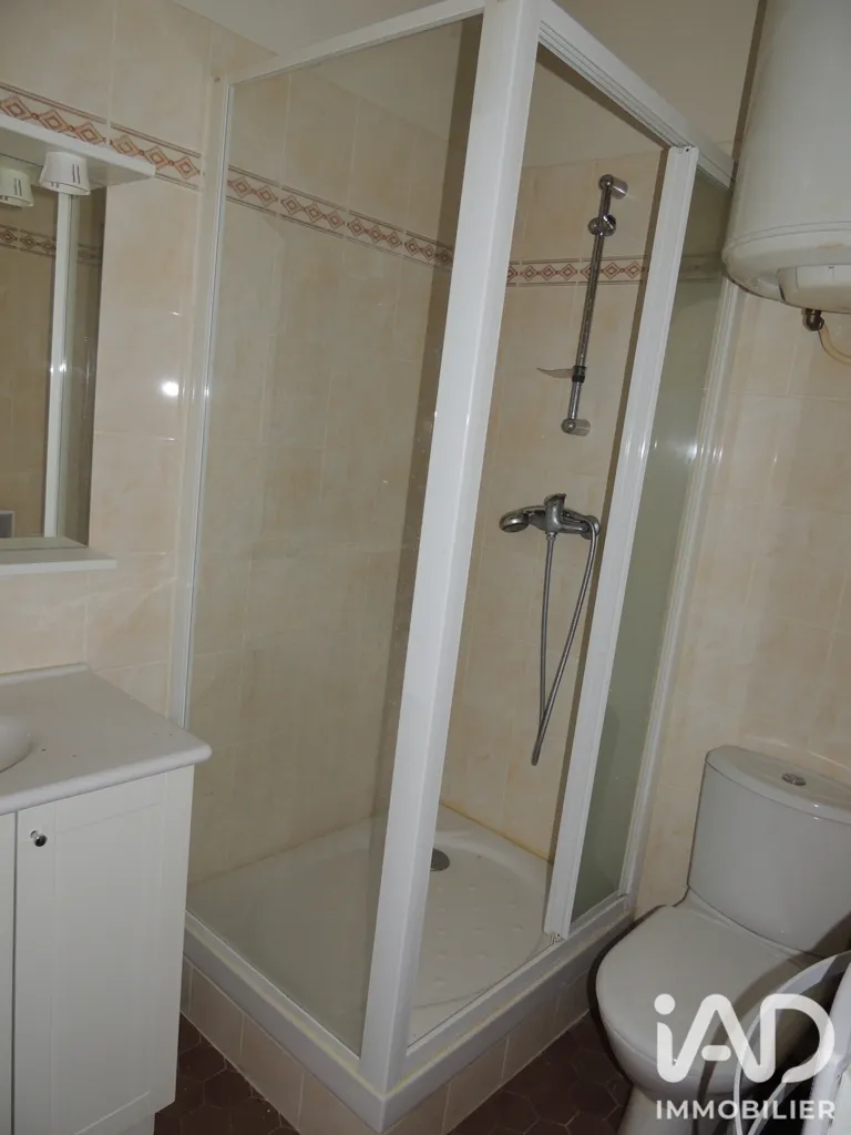 Bagni - City Centre 2-Bed Apartment in Arpajon