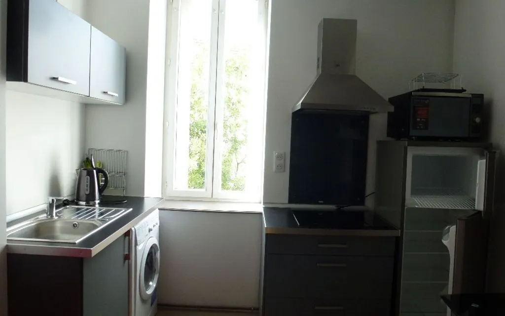 Cuisine - Appartement Meublé 1 Pièce au Cœur des Ruchoux à Limoges