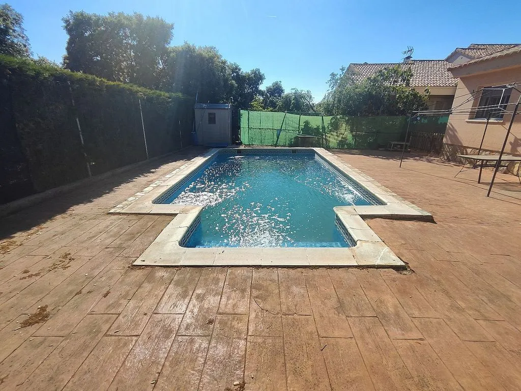 Piscina - Chalet with Pool and Terrace in Pioz