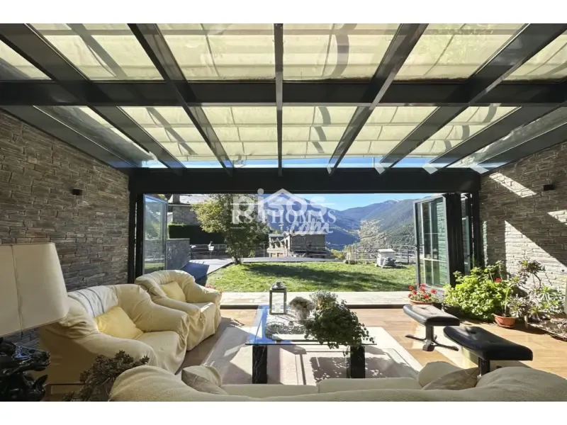 Elutuba - Exclusive Chalet with Mountain Views in Anyós