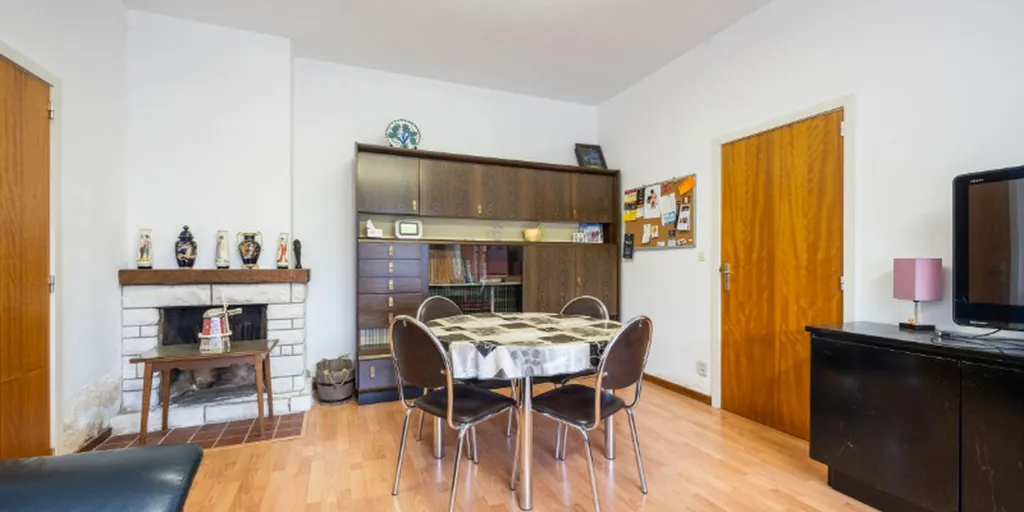 Salle à manger - Appartement avec Espace Commercial à Roeselare