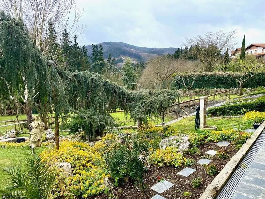 Giardino - Detached Villa with Pool in Olaberria