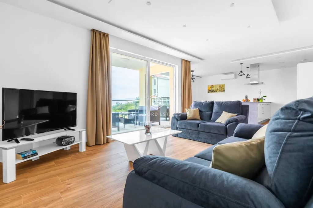 Séjour - Apartment with Private Pool in Kostrena