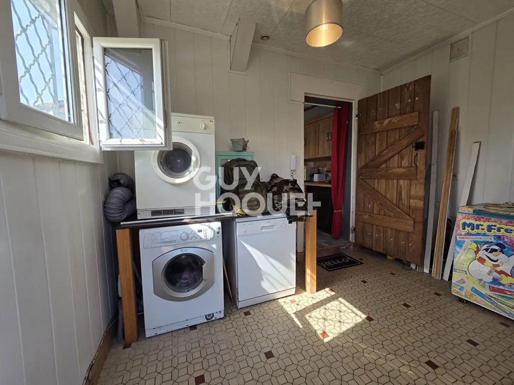 Functional House with Dependent Spaces in Rion-des-Landes
