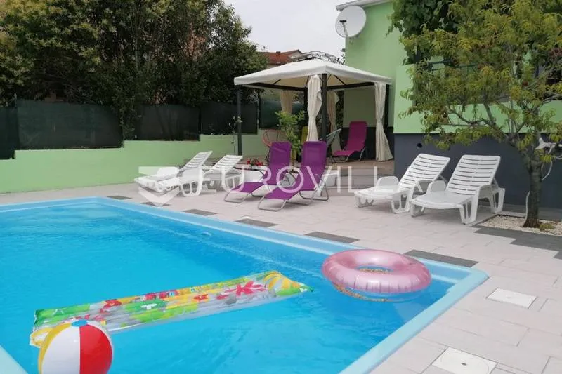 Bassein - Detached House with Pool in Busoler, Pula
