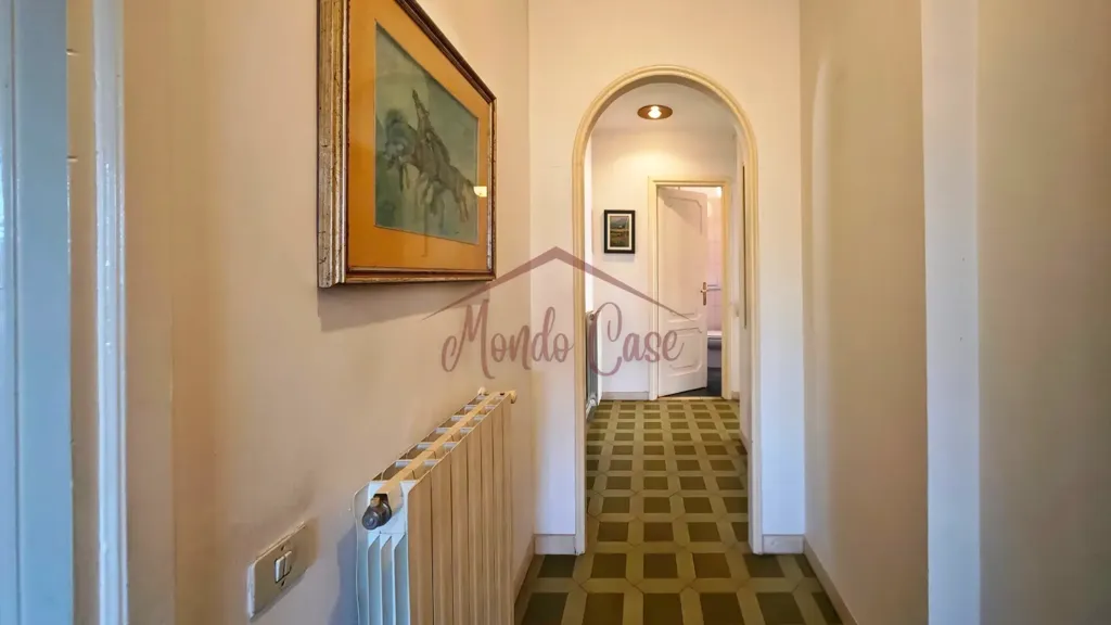 Entrée - Penthouse with Panoramic View in Massa Centre