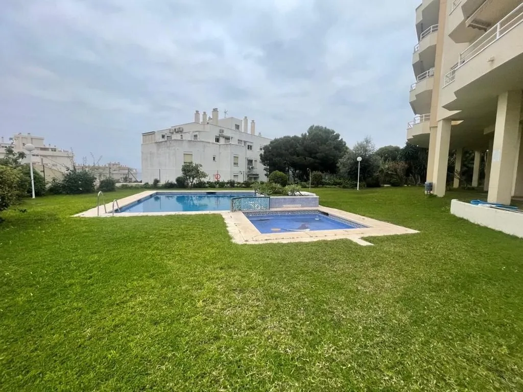Pool - Luxury Apartment with Pool in Torremolinos