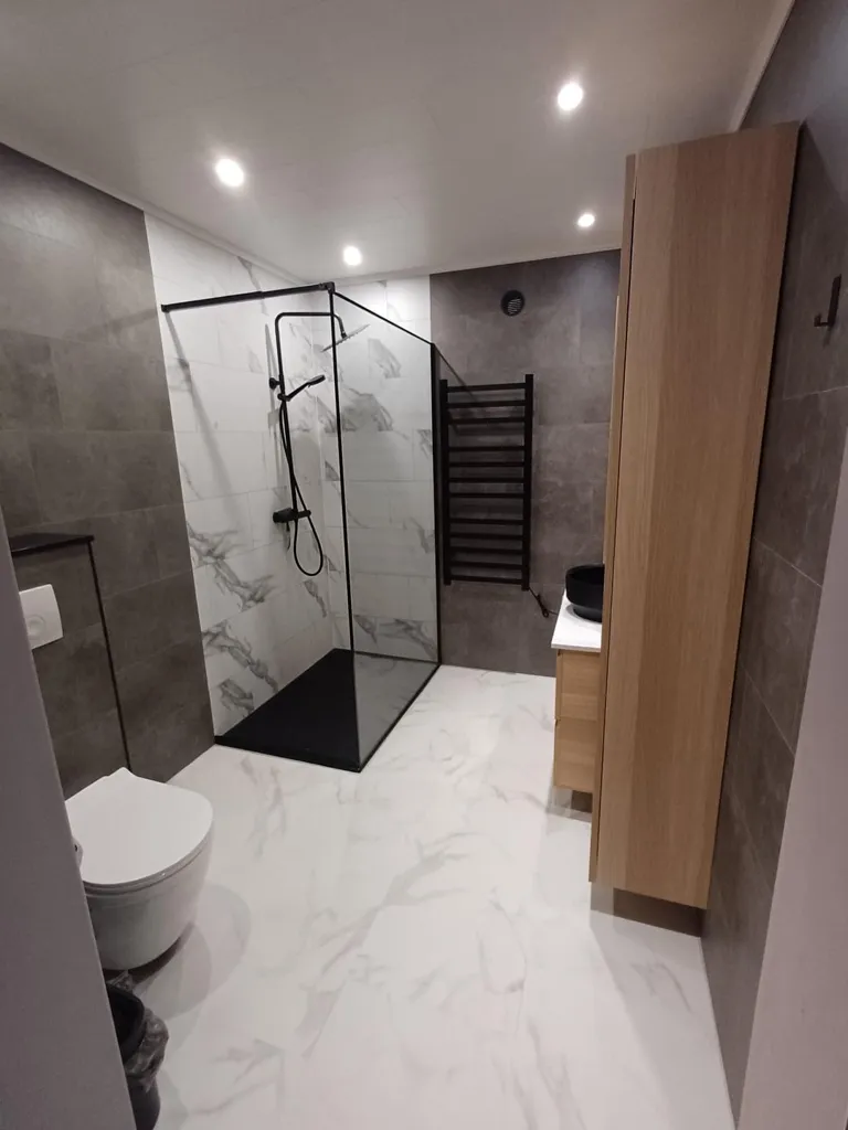 Bagni - Ground Floor Apartment with Terrace in Maldegem