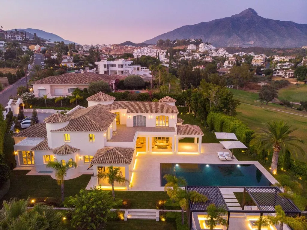 Välivaade - Luxury Villa with Golf Course View in Marbella