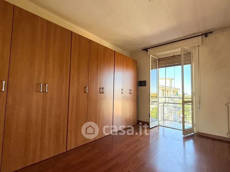 Magamistoad - Elegant Duplex with Balconies in Voghera Centre