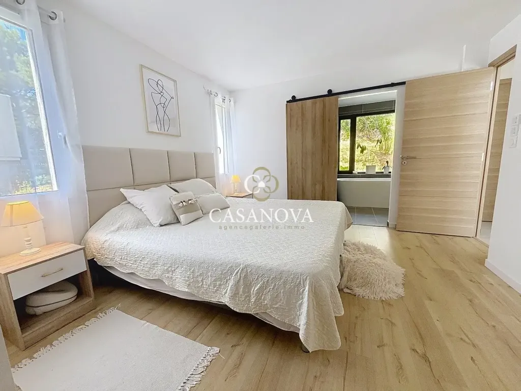 Chambres - Villa Contemporaine avec Vue Panoramique à Clermont-l'Hérault