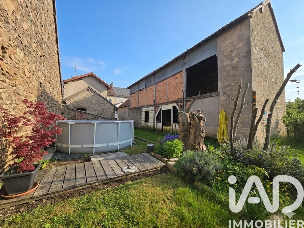 Jardin - Maison de Ville avec Dépendances à Luzy