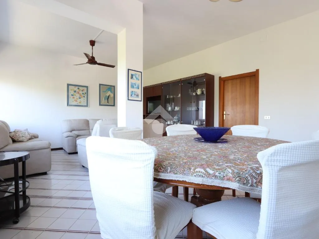 Söögituba - Penthouse with Sea View in Martinsicuro