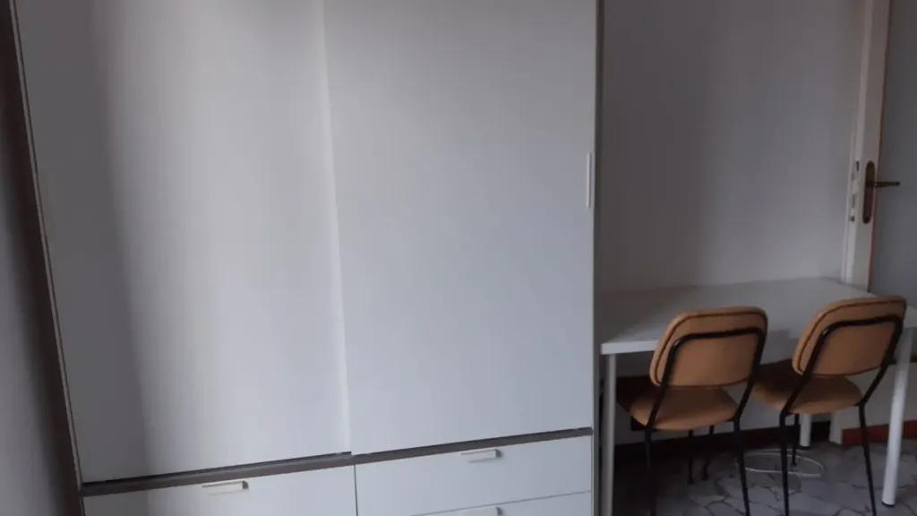 Chambres - Rented Flat with Balcony in Milan