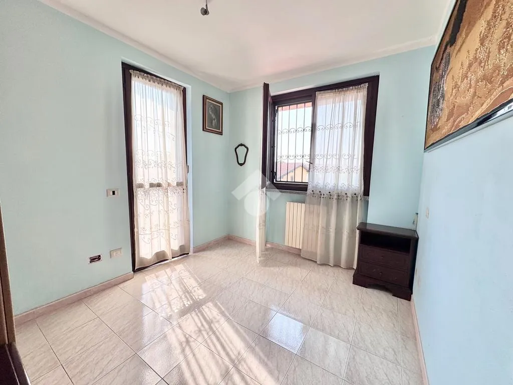 Magamistoad - Corner Semi-Detached Villa with Garden in Casarile