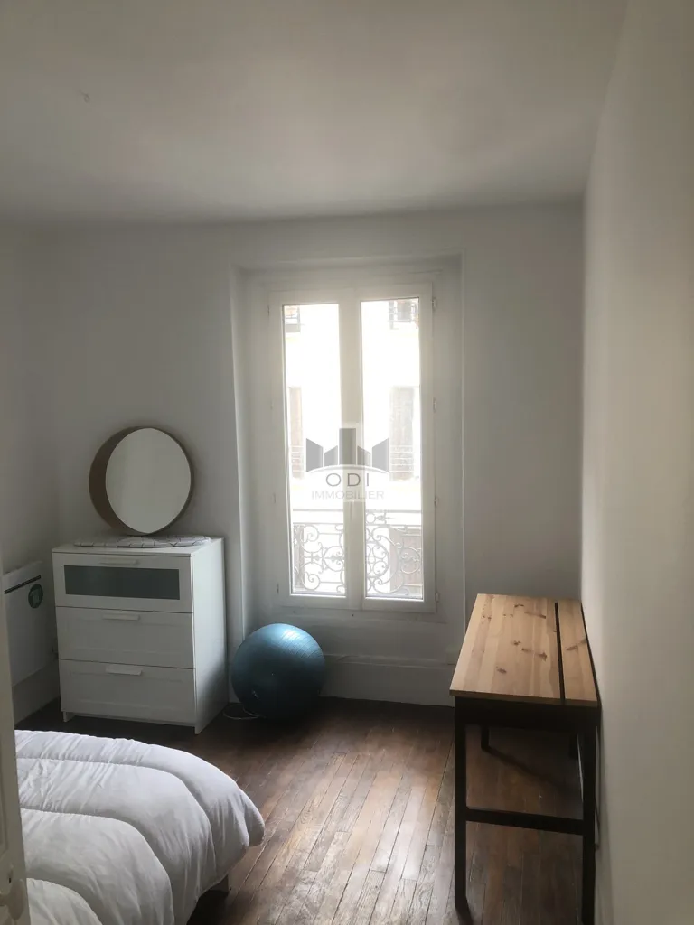 Chambres - Studio Meublé dans Immeuble Ancien à Paris
