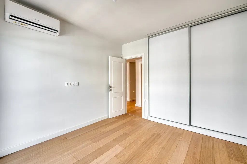 Rooms - 3-bedroom apartment in Thessaloniki