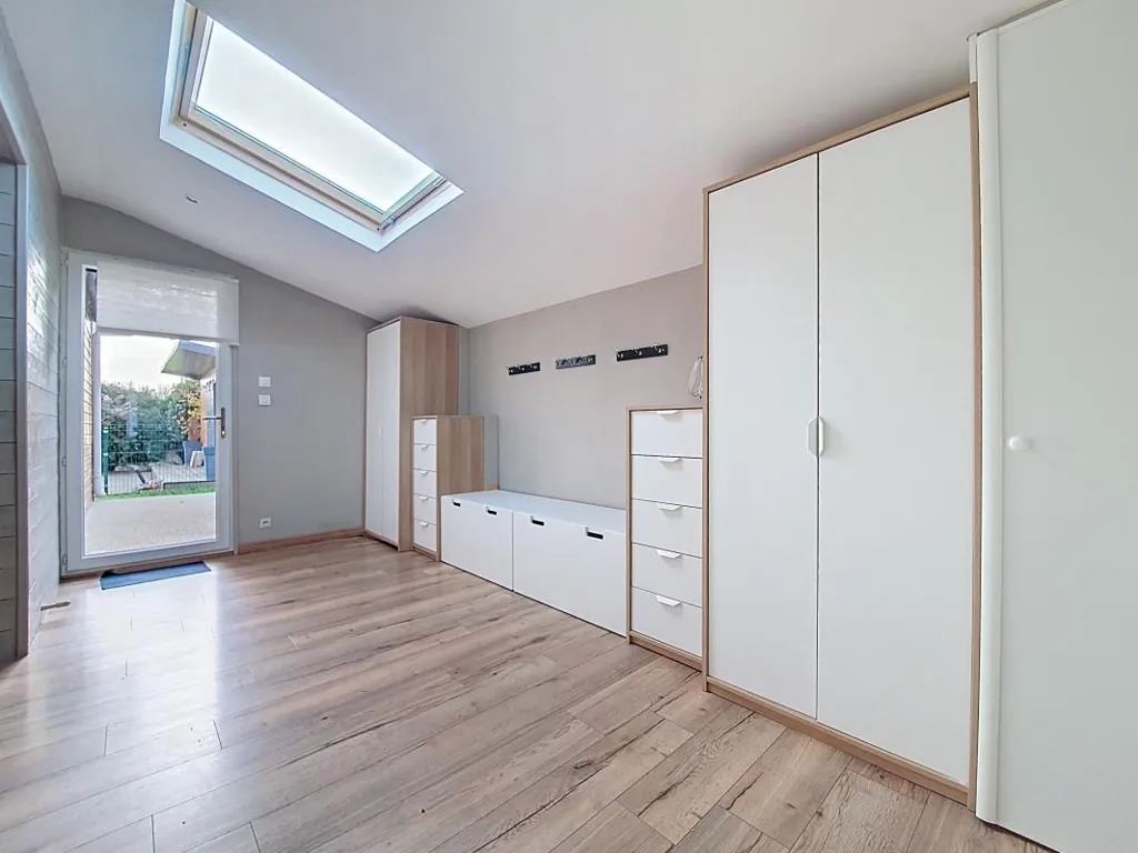 Pièces - Maison avec Piscine et Grande Cour à Villette de Vienne