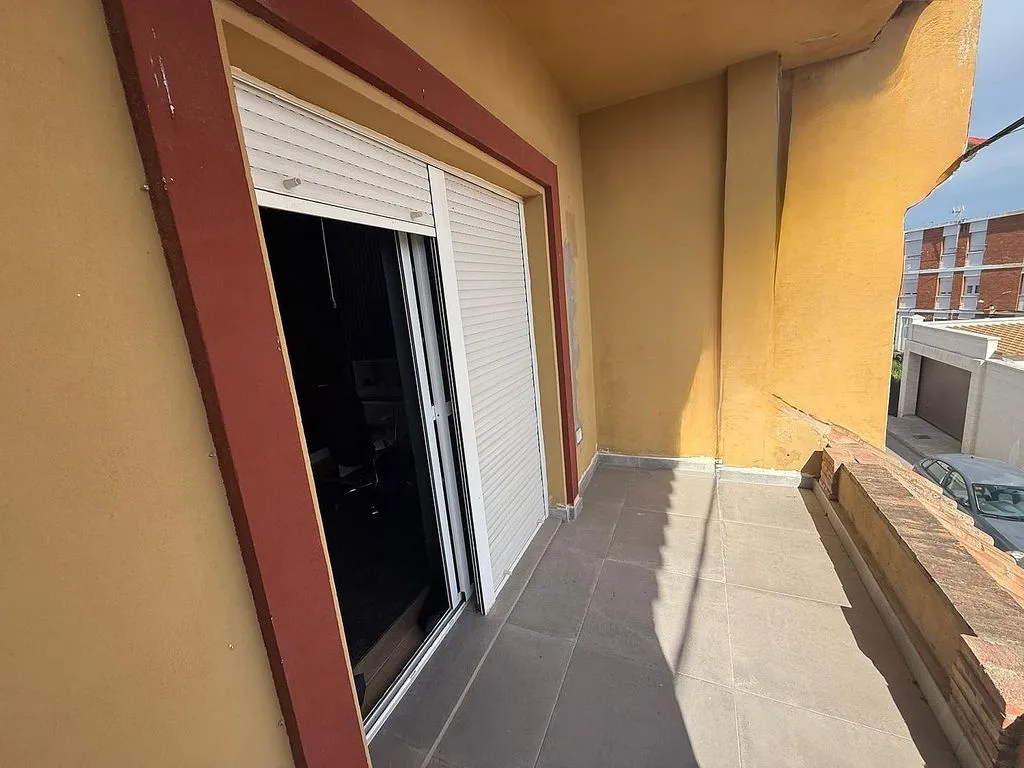 Rõdu - Semi-detached House with Terrace in Taraguilla