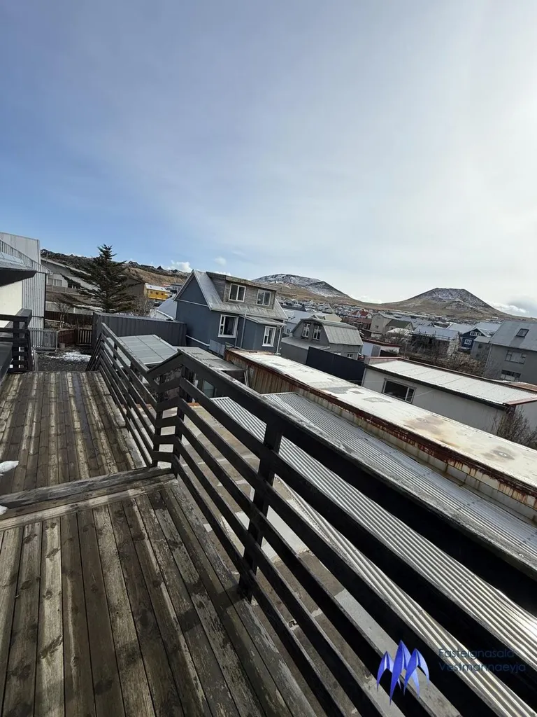 Balcon - Industrial/Residential Property with Workshop in Vestmannaeyjar