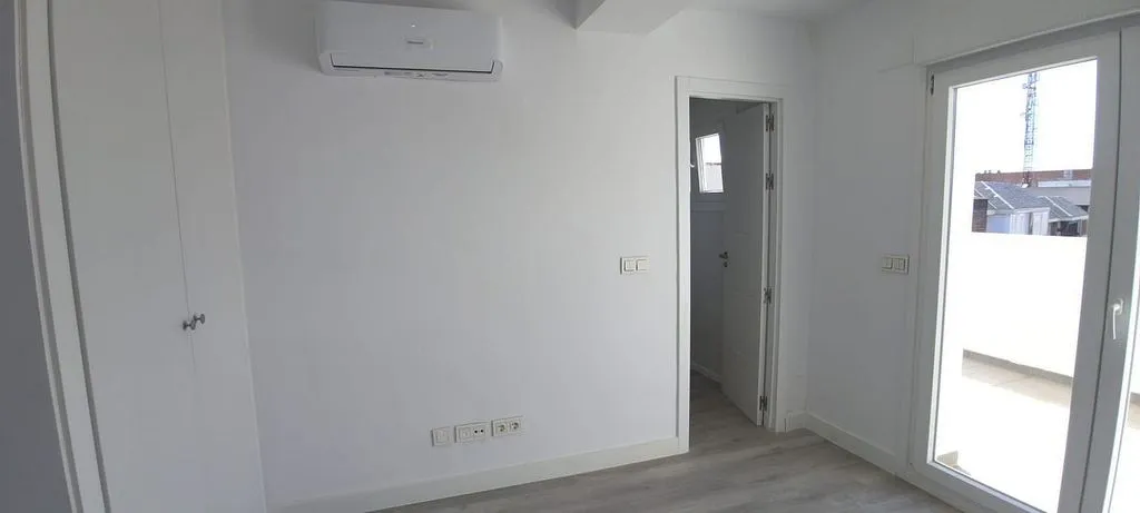 Rooms - Studio with Air Conditioning in Majadahonda Centre