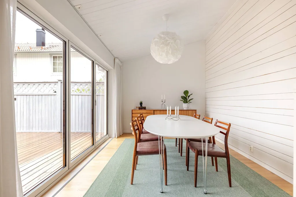 Salle à manger - Villa with Lake View in Falun