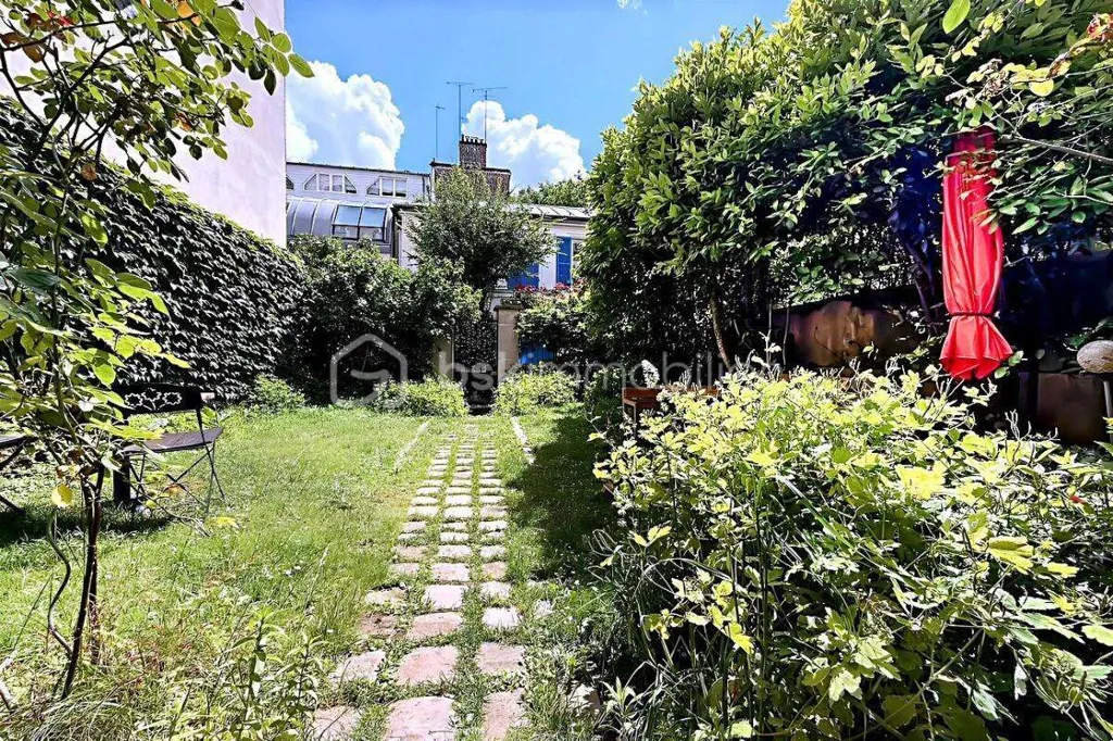 Aed - Compact Parisian Flat with Garden in Jourdain