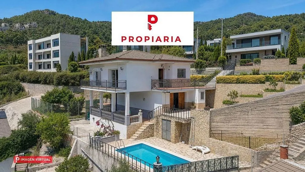 Pool - Chalet with Pool and Terrace in Corbera de Llobregat