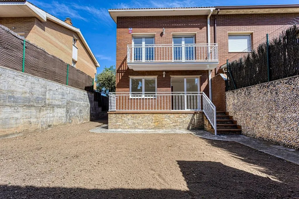 Exterior - Luxury Detached House with Terrace in Igualada