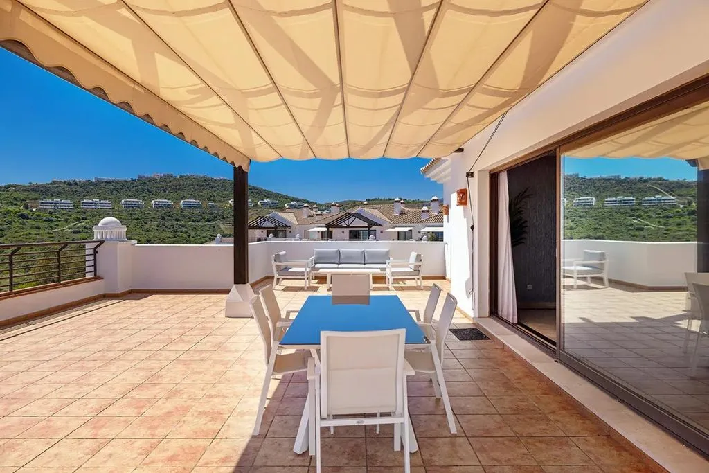 Terrace - Luxury Flat with Pool in Casares, Andalusia