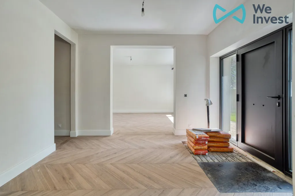 Esik - Fully Renovated Office Villa in Aartselaar