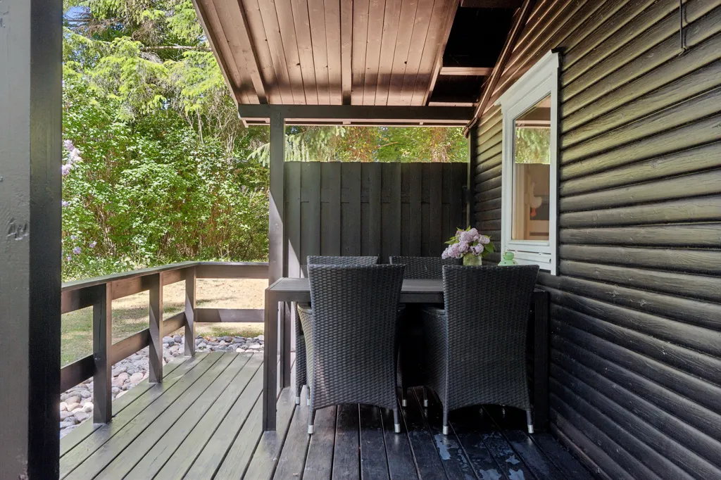 Terrass - Renovated Holiday Home with Garden in Hundested