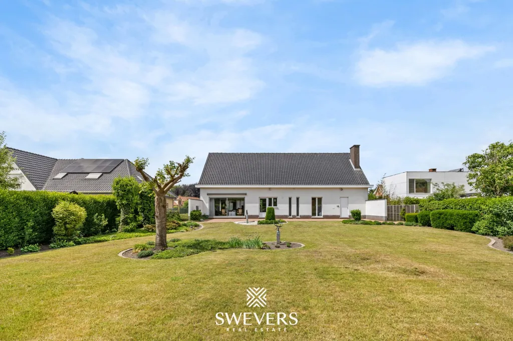Garden - Open Plan House with Garden in Beringen