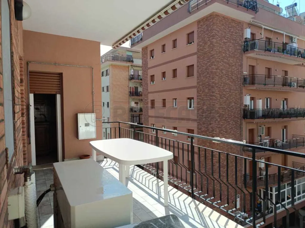 Balcon - Rear-Facing Apartment with Terrace in Ladispoli