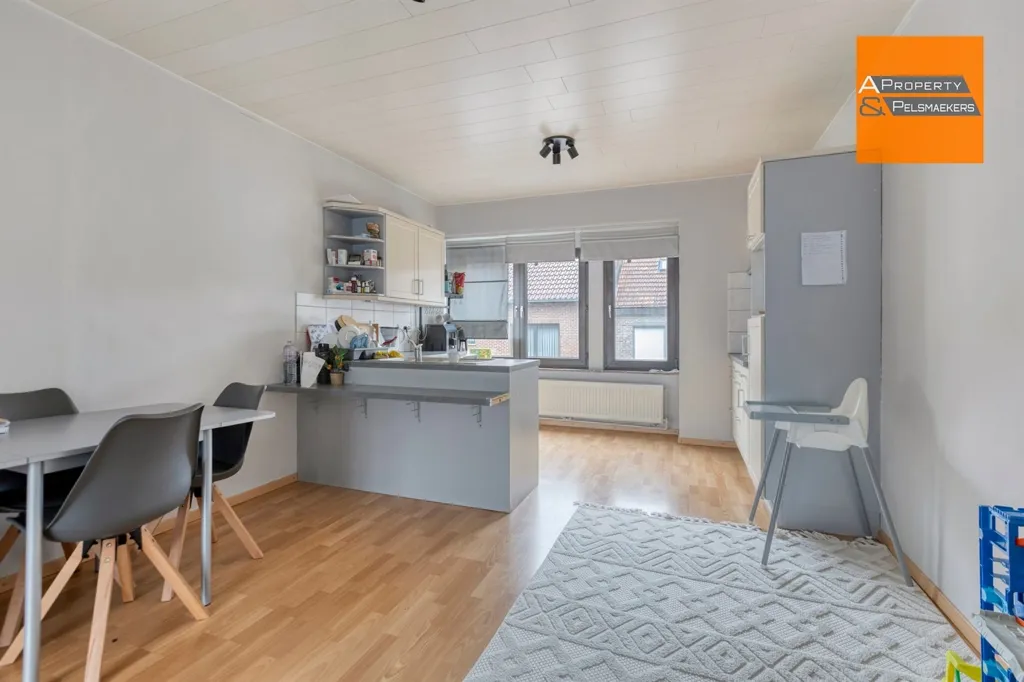 Salle à manger - Local Commercial avec Appartement à Sterrebeek