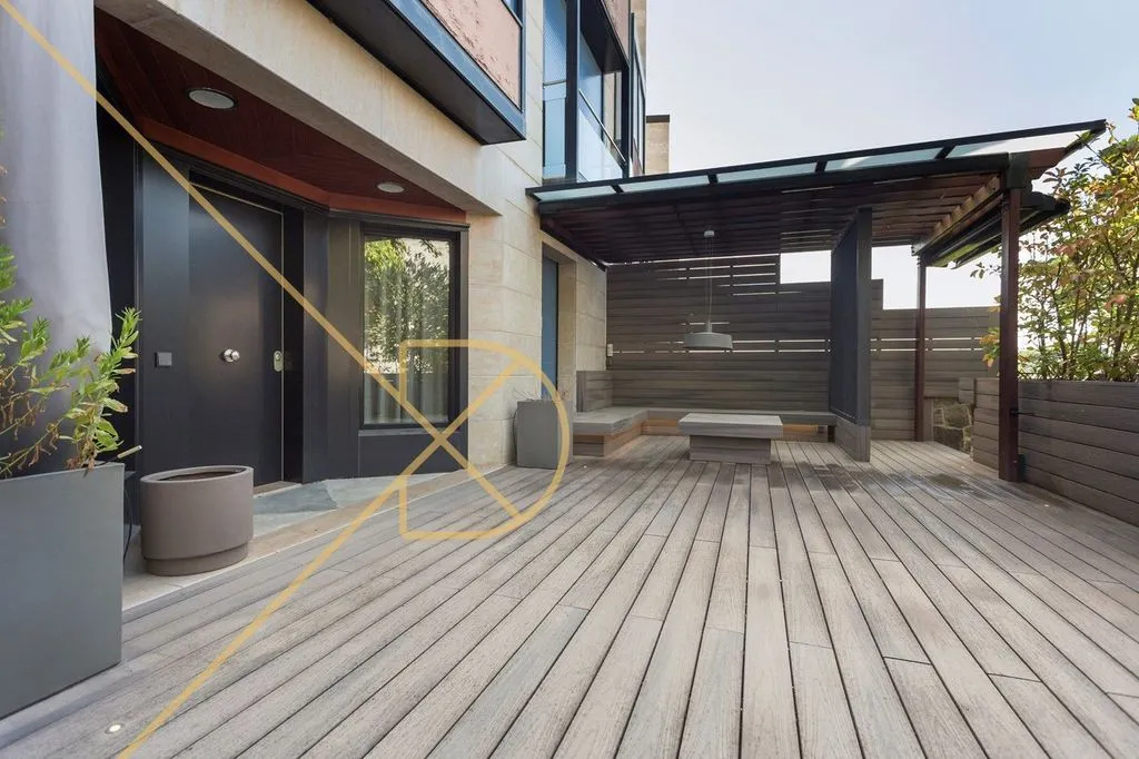 Terrasse - Contemporary Adjoined House with Pool in Sarrià