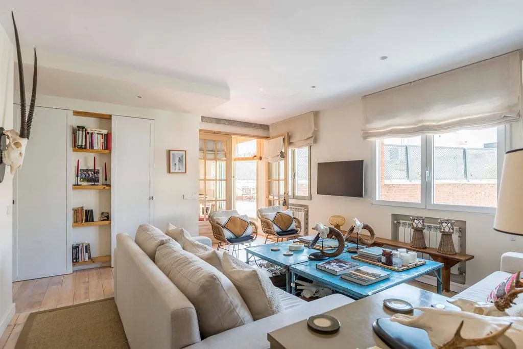 Living Room - Apartment with Private Terrace in El Viso, Madrid