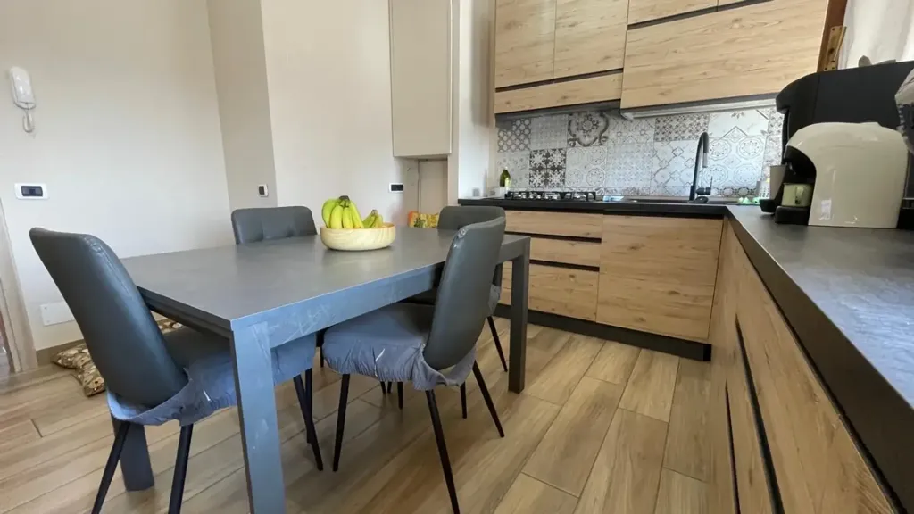 Salle à manger - Modernised Apartment with Balcony in Piacenza