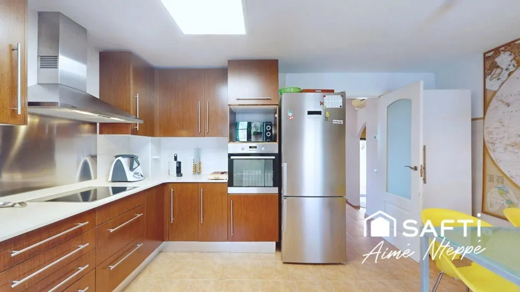 Cuisine - Luxury Villa with Pool in Golf District, Girona