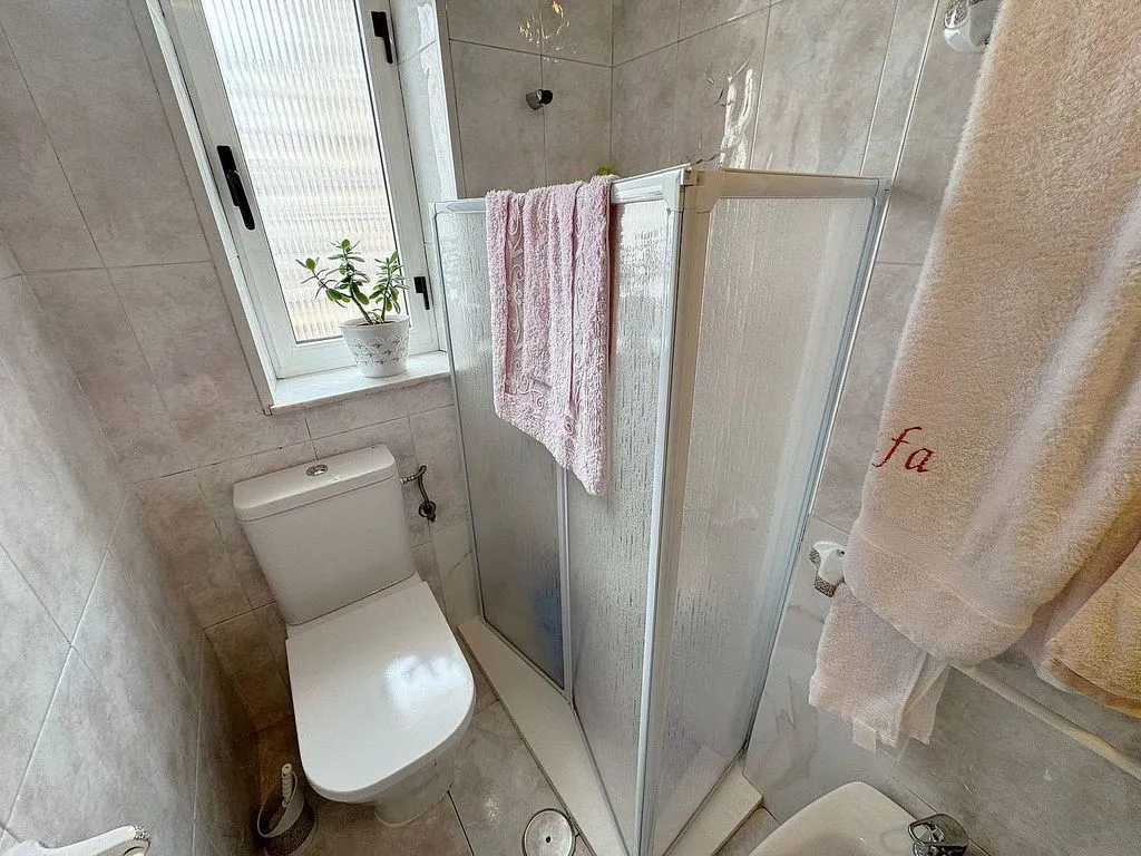 Vannitoad - 2-Bedroom Apartment with Elevator in Milan