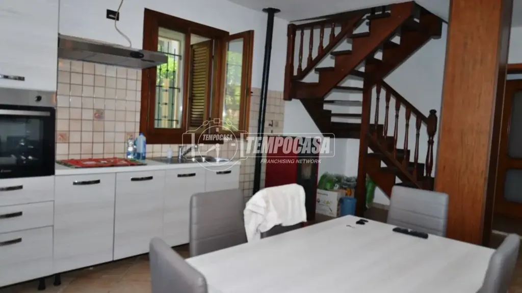 Sala da pranzo - Rustic Villa with Balcony in Traves