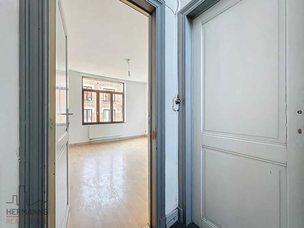 hallway_entrance