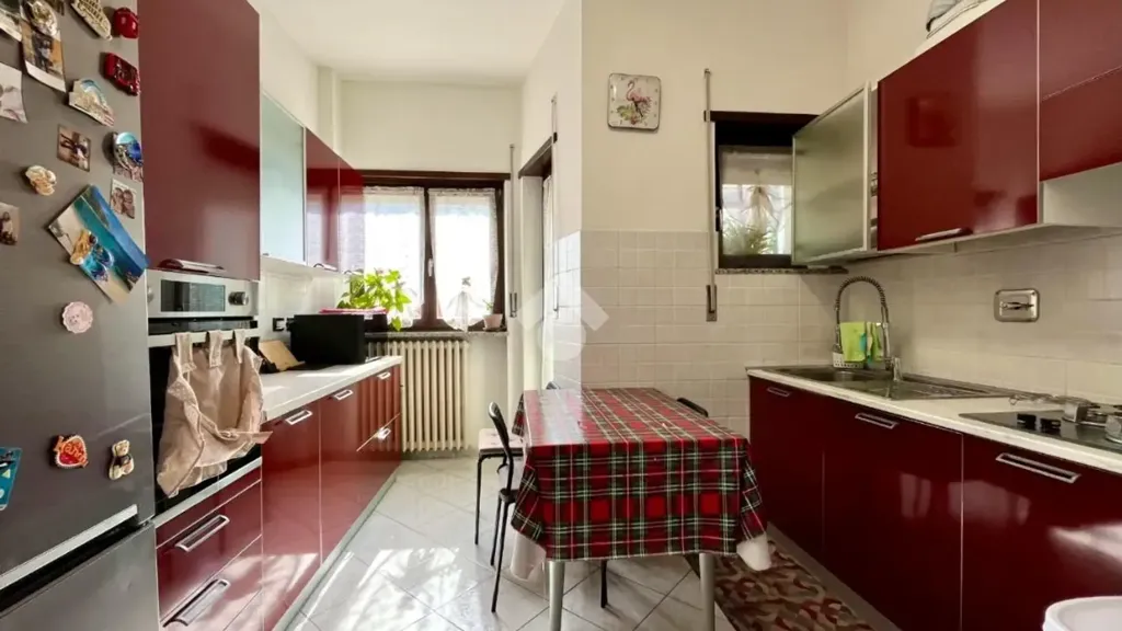 Cuisine - Restored 4-Bedroom Flat with Balcony in Torino