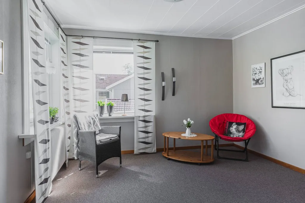 Living Room - Renovated Villa with Garden near School