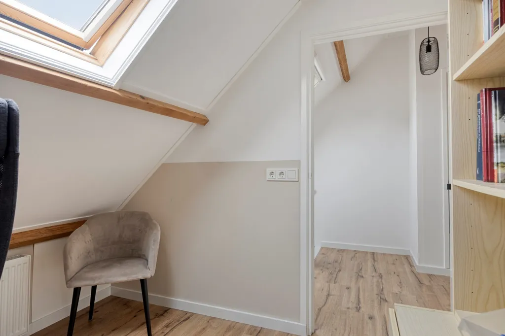 Bureau - Corner House with Garden in Dirksland