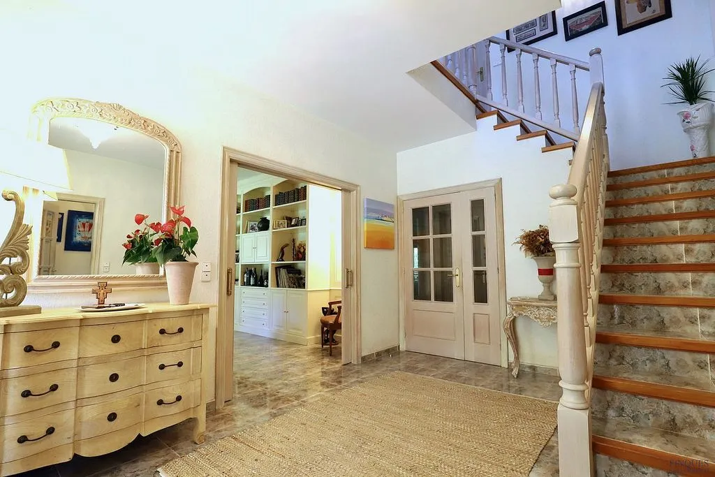 Entrée - Villa with Pool and Buildable Plot in Caldes de Malavella